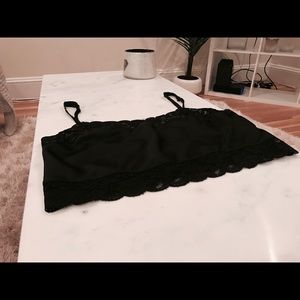 BRANDY MELVILLE cropped lace tank🖤